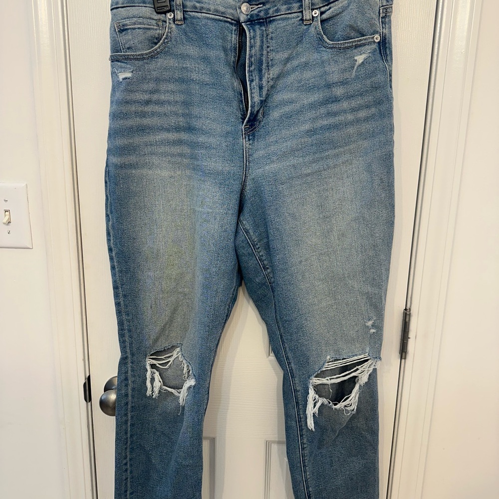 Women’s Blue Distressed Jeans